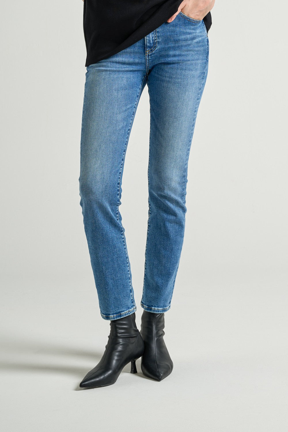 MARI MIDRISE SLIM STRAIGHT