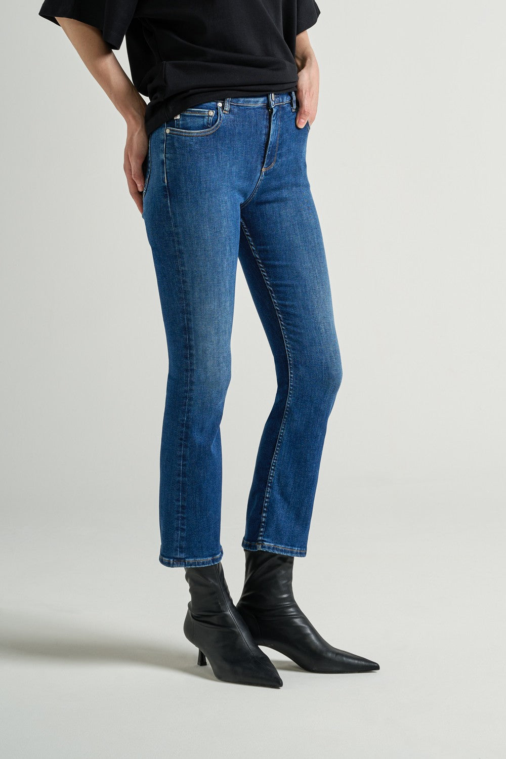 JODI CROP HIGHRISE FLARE CROP