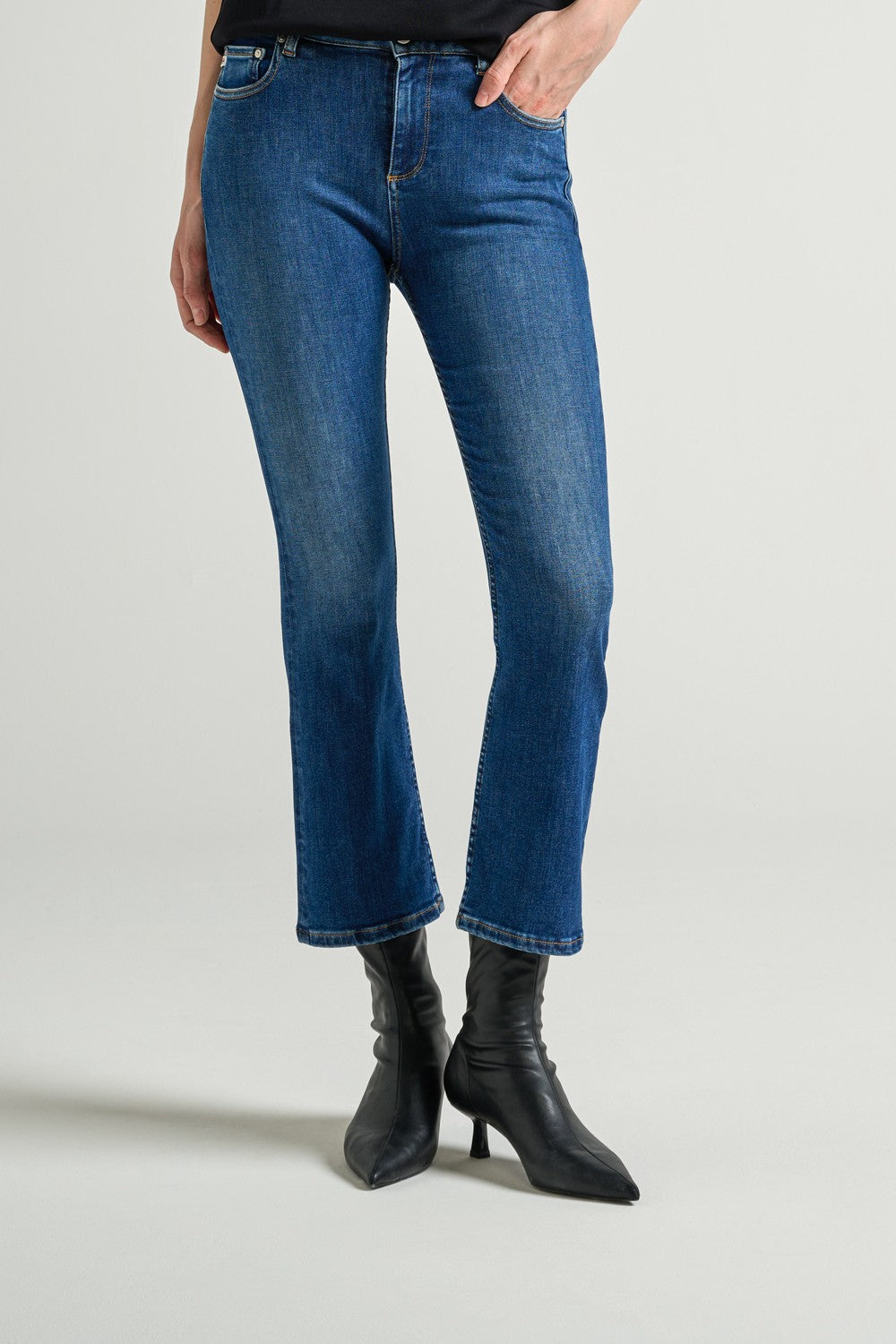 JODI CROP HIGHRISE FLARE CROP
