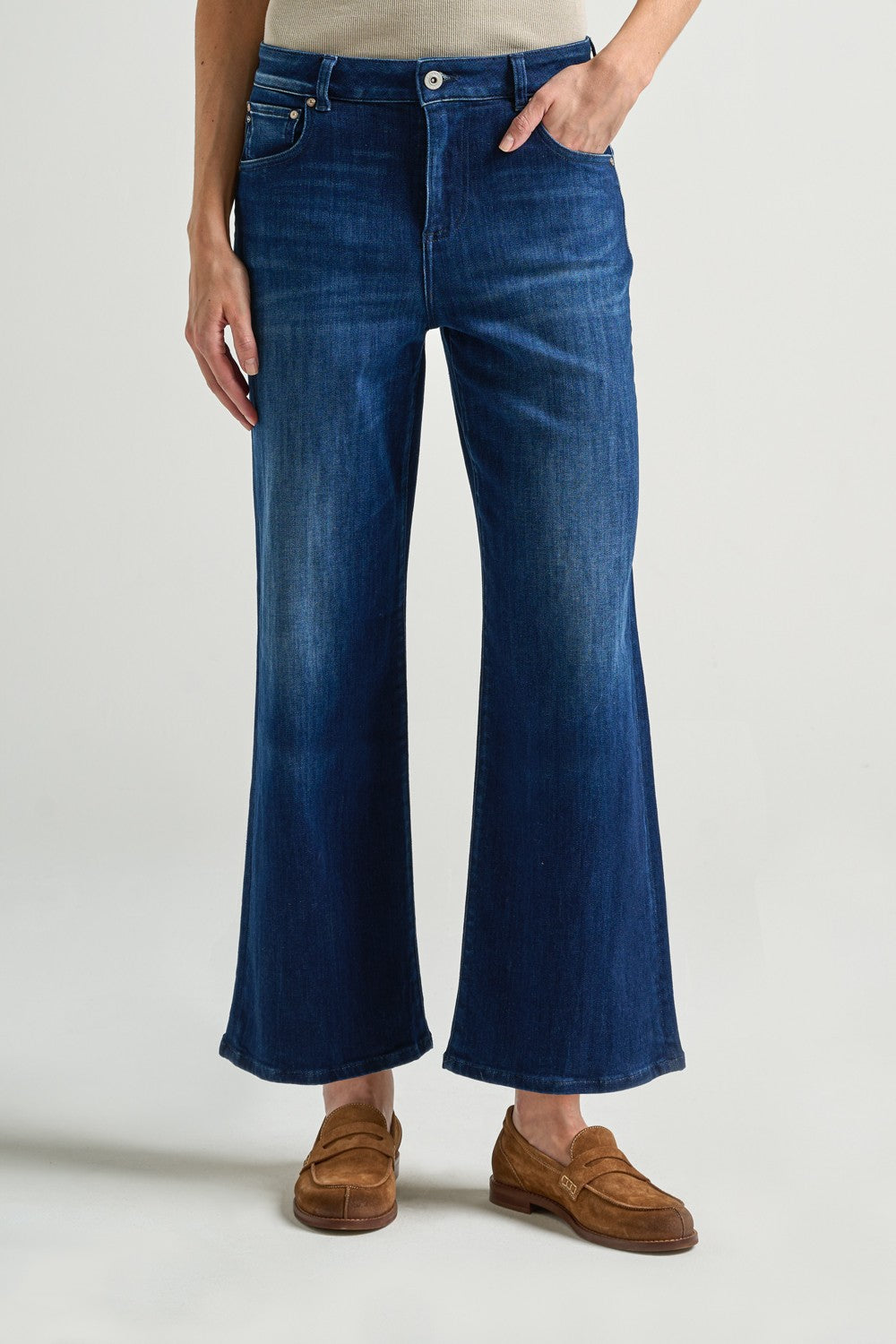 SAIGE WIDE LEG CROP CLEAN HEM
