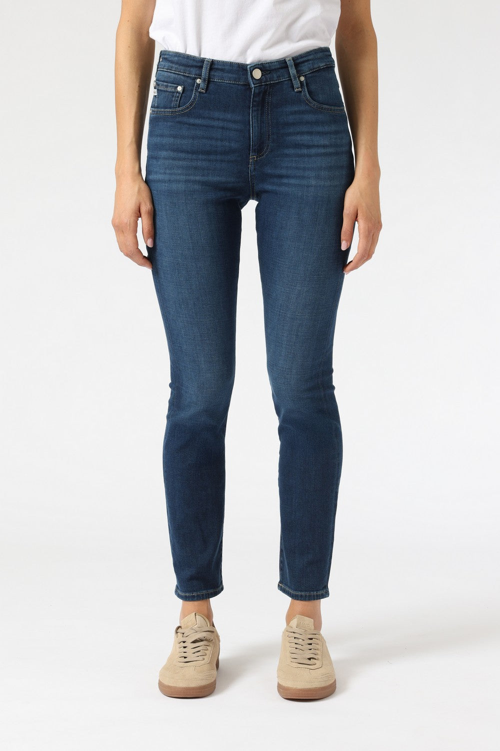 MARI  MIDRISE SLIM STRAIGHT