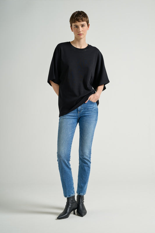 MARI  MIDRISE SLIM STRAIGHT