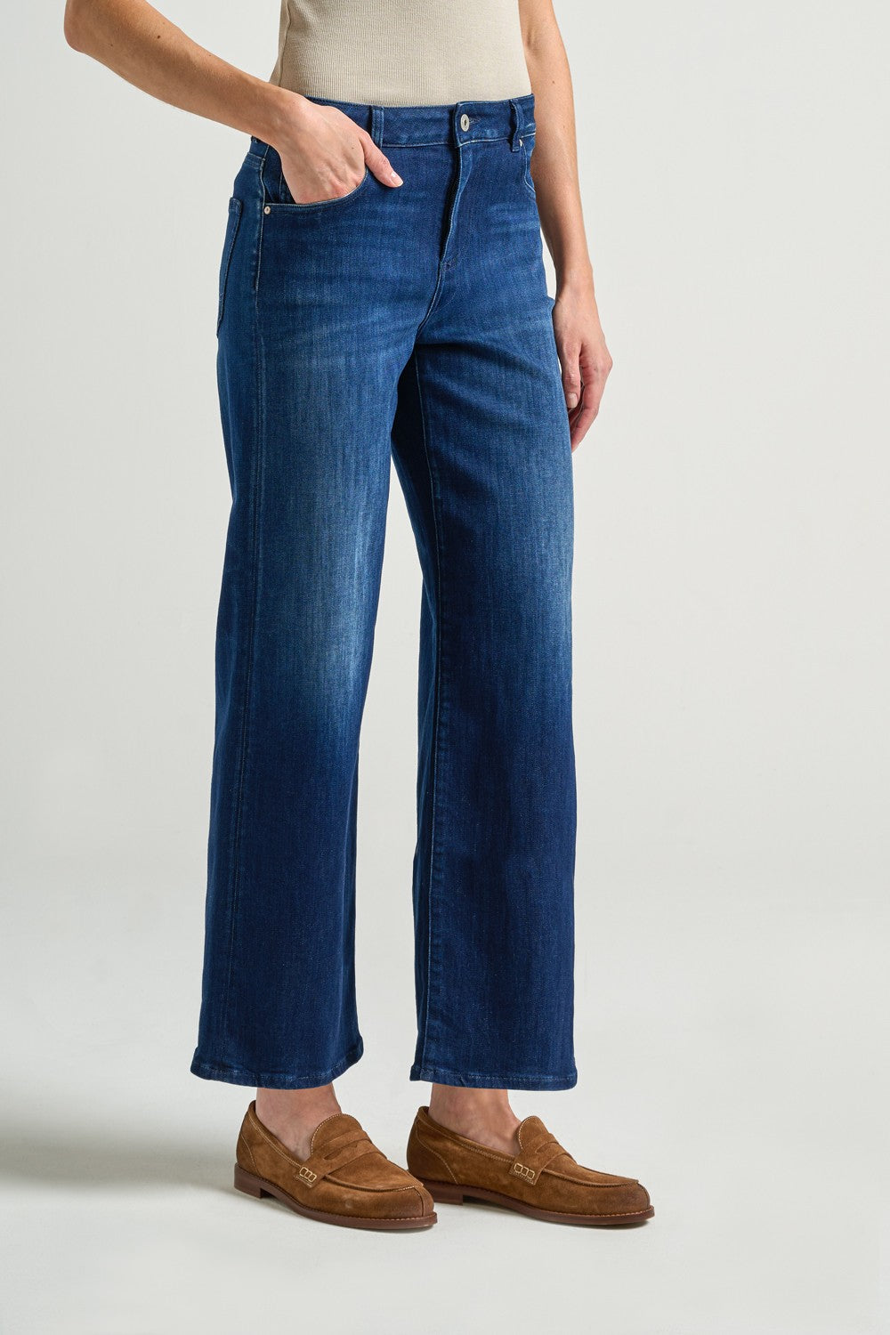 SAIGE  WIDE LEG CROP CLEAN HEM