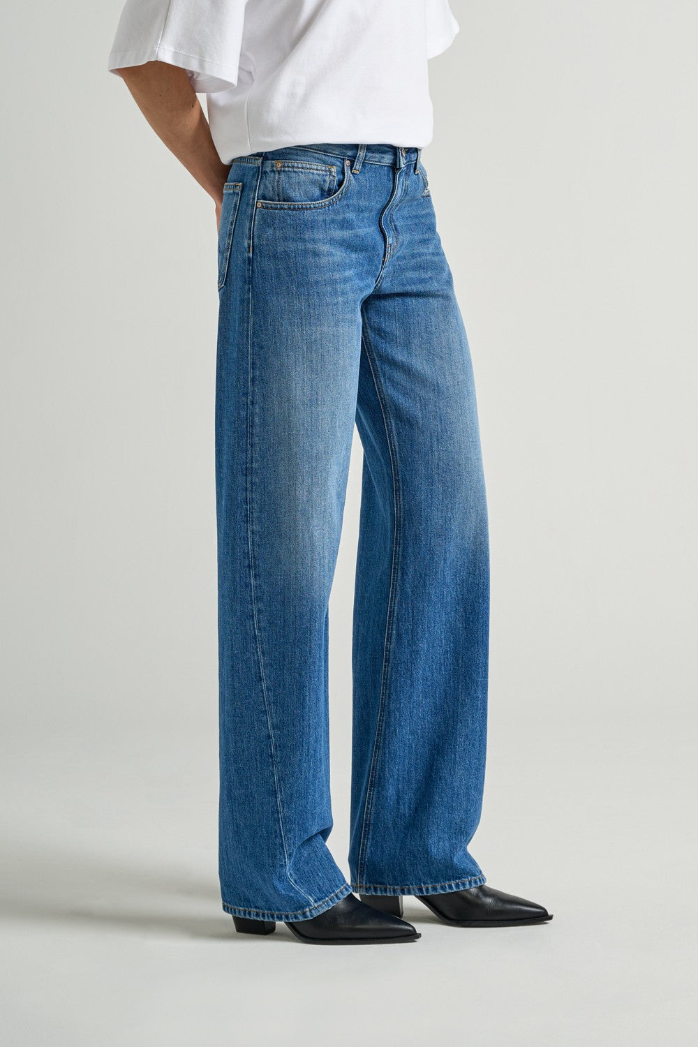 SIENA  HIGHRISE TWISTED LEG