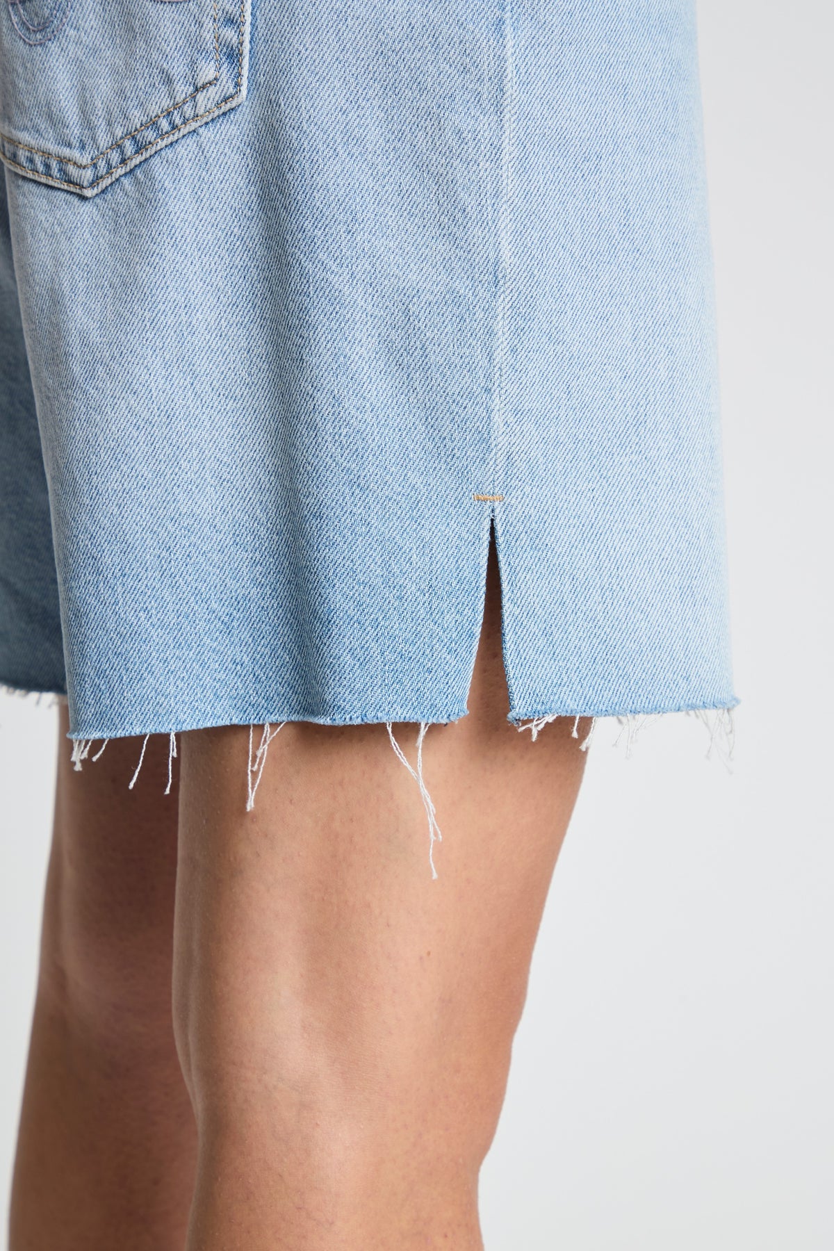 EXBOYFRIEND SHORT