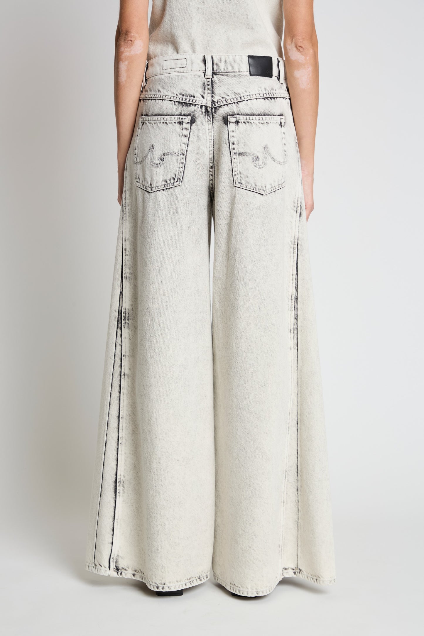 KOBE  SIDE PANEL  WIDE LEG