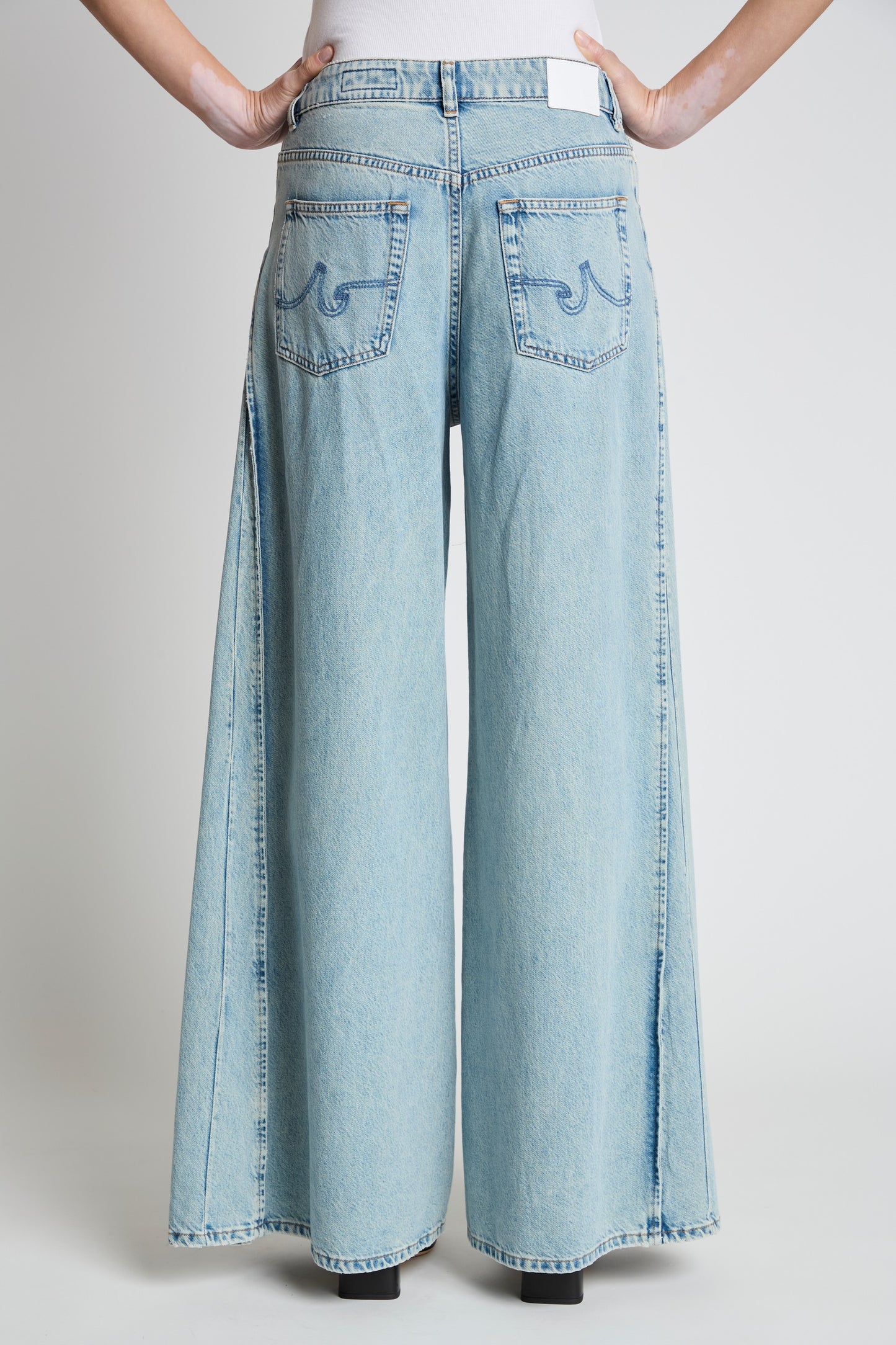 KOBE  SIDE PANEL  WIDE LEG